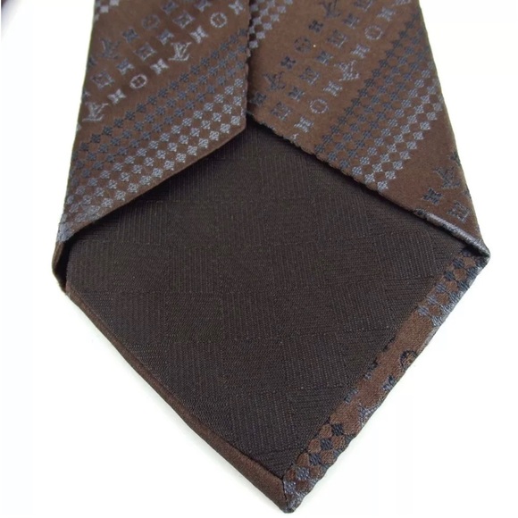 LOUIS VUITTON Monogram Silk Tie 😍 - Picture 8 of 10